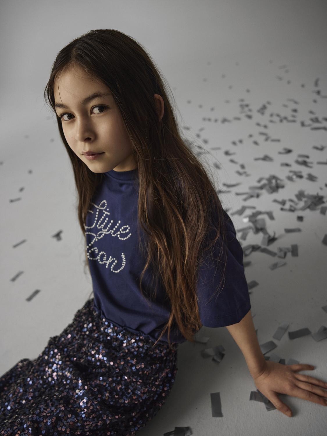 model_shot-creative